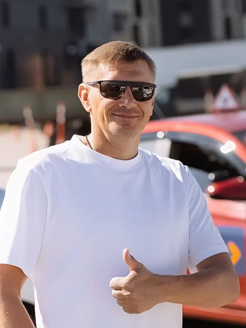 Сергей Попов, инструктор по вождению